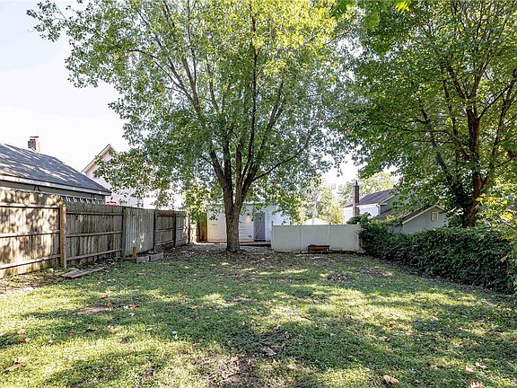 4th image of 7128 Drury Ln