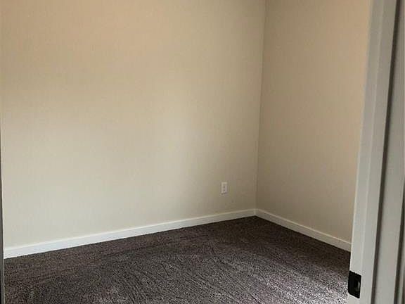 4th image of 1 Hubert Ln