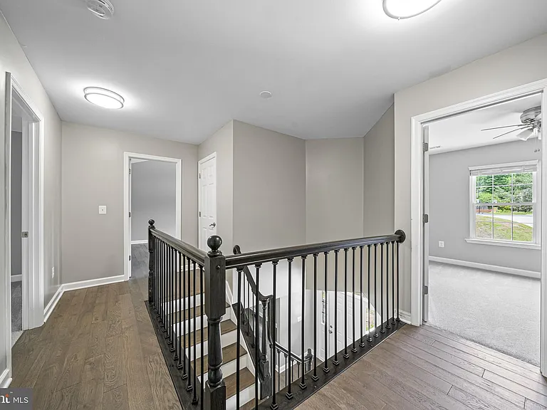 1525 Walters Ln — Photo 23