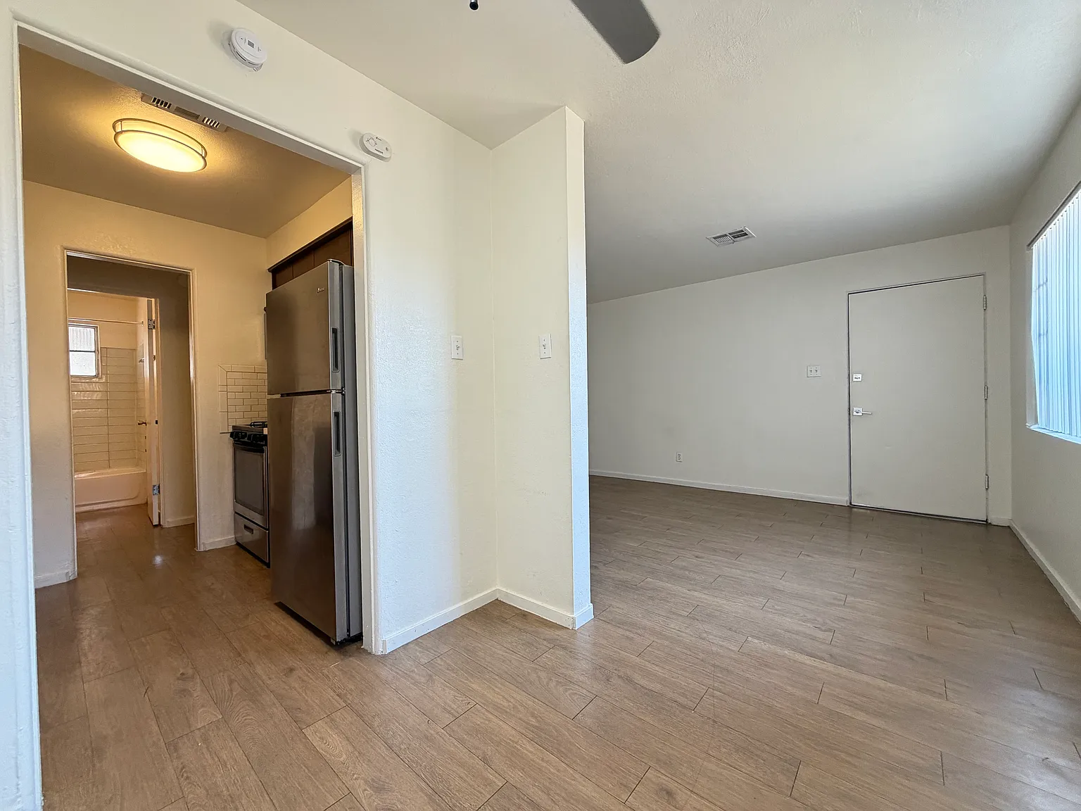 1 bed, $1,050 — Photo 3
