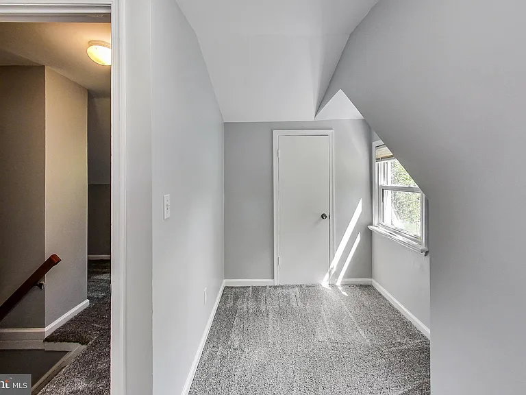 6641 Barrett Rd — Photo 32