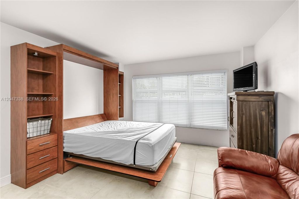405 N Ocean Blvd APT 117, photo 2