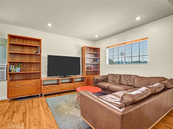 2nd image of 1606 Armour Ln