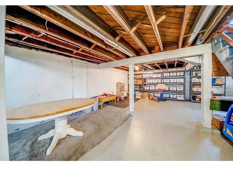 299 E Woodrow Ave — Photo 37