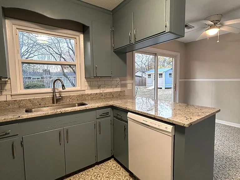 408 Lynette Dr — Photo 27