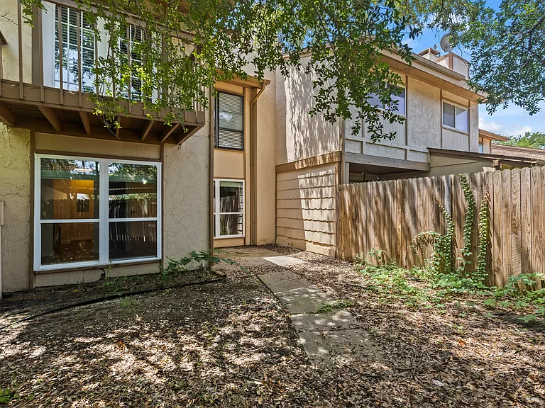 2015 Warnford Pl #2015 — Photo 24