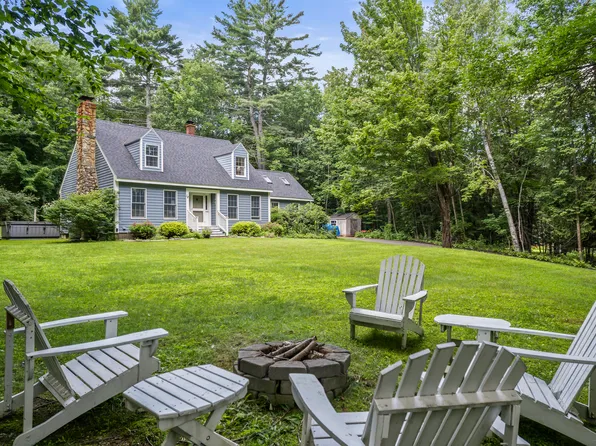 18 RobinHood Drive, Winthrop, ME 04364