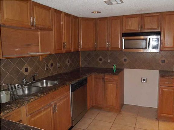 3rd image of 6557 Coveview Ct