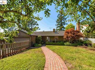 24 Lodge Ct, Oakland, CA 94611