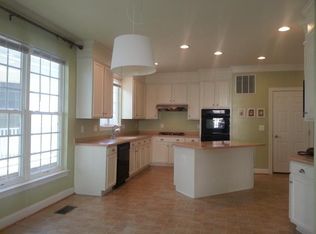 5667 Lierman Cir, Centreville, VA 20120