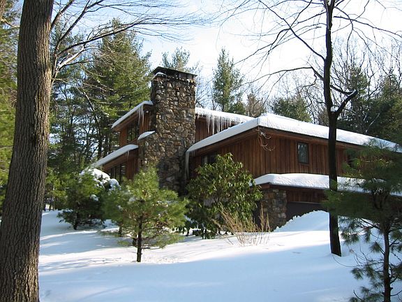 Alpine privacy in winter