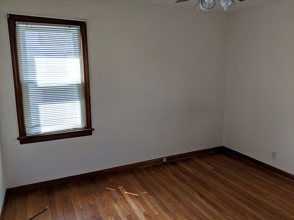 4th image of 9107 S Highland Ave