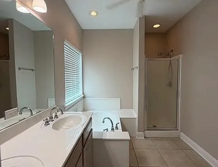 130 Northshore Cir #B — Photo 10