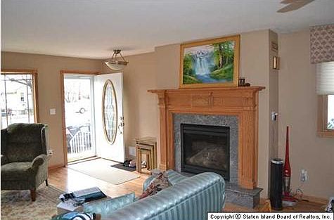3rd image of 585 Greeley Ave