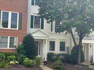 12435 Cedar Lakes Dr, Fairfax, VA 22033