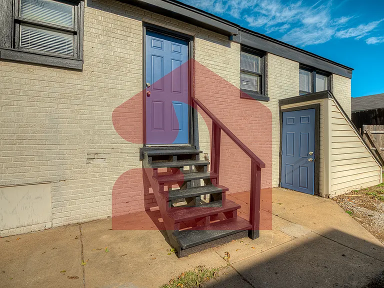 704 NW 92nd St #B — Photo 73