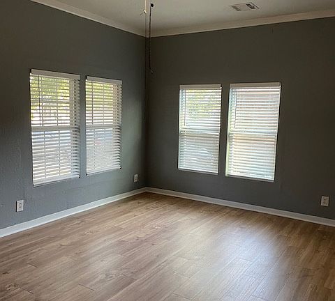 3rd image of 2813 Grover Ave APT A