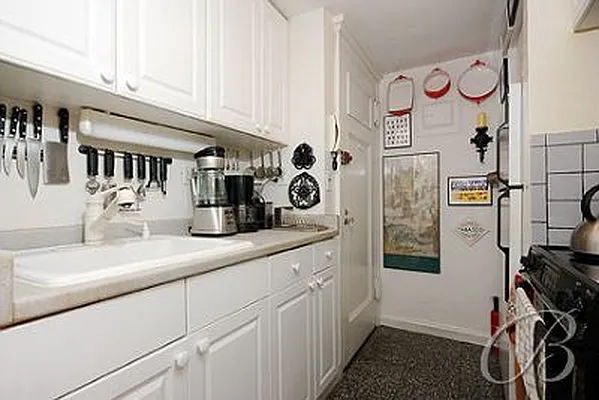 Rented by Bellmarc Realty | media 15