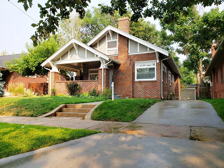 1044 Garfield St — Photo 1
