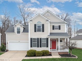 8899 Oakbrook Cir, Twinsburg, OH 44087