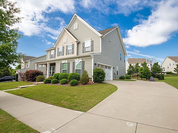 2nd image of 5066 Saint Clair St #209
