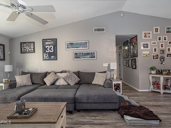 5th image of 7831 W MYRTLE Avenue