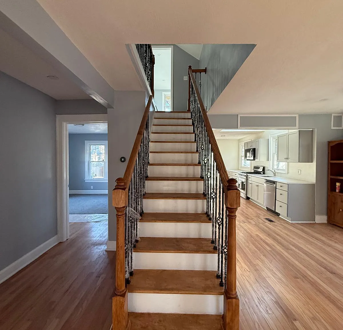 3 bed, 3500 sqft, $3,450 — Photo 1