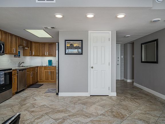 5th image of 4242 Gulfbreeze Blvd APT 604
