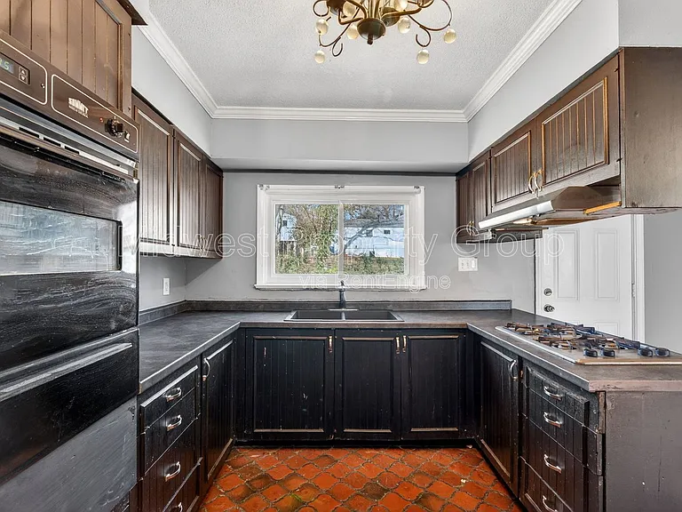 153 Bascom Dr — Photo 4