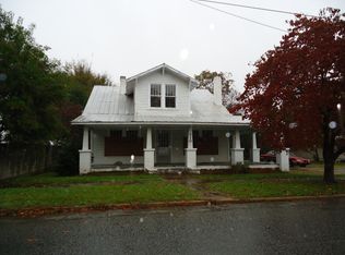 210 W Harnett St, Benson, NC 27504