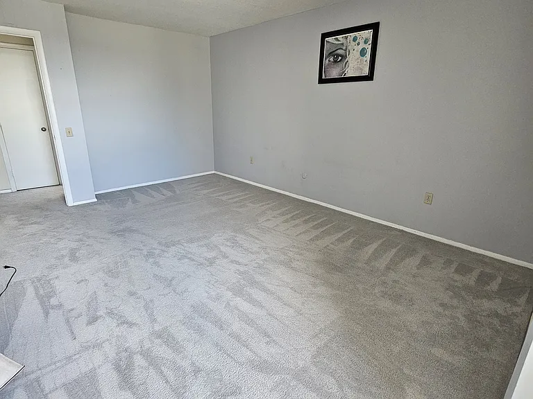 62 Shrewsbury Green Dr — Photo 9