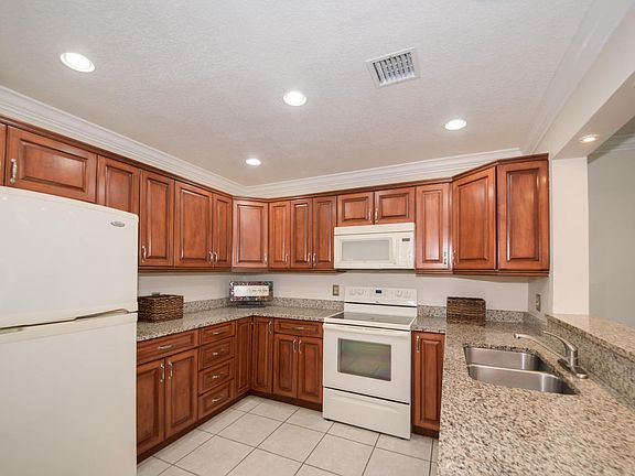 4th image of 1659 Woodbridge Lakes Cir