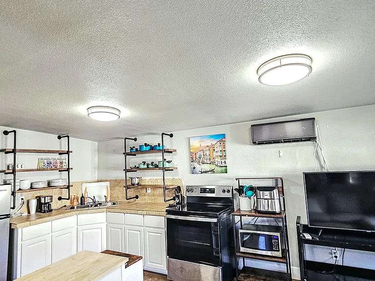 2227 Washington Ave — Photo 13