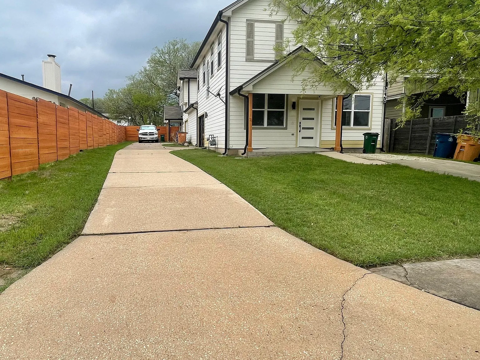 7204 Carver Ave — Photo 2
