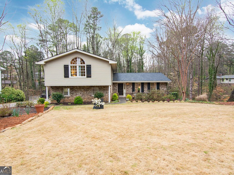 1st image of 2703 Heath Ln