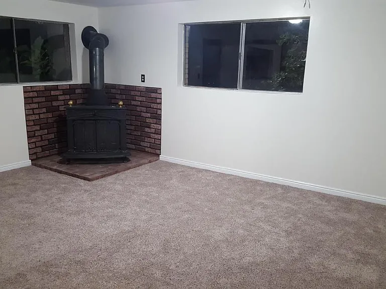 1665 E Phebe Ln — Photo 4