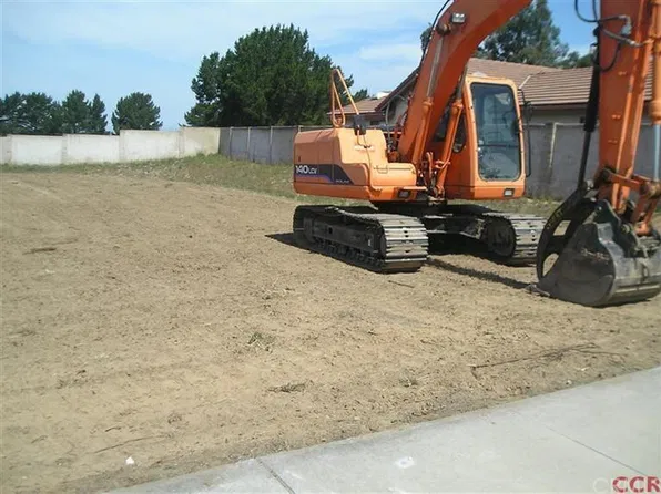 827 E Firefox Dr, Santa Maria, CA 93455
