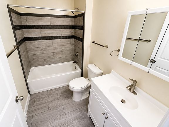 4th image of 311 S Main St #13