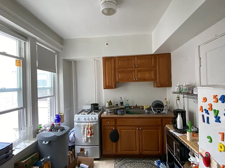 127 Sutherland Rd #G — Photo 2