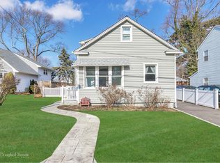67 Lincoln Ave, Islip Terrace, NY 11752