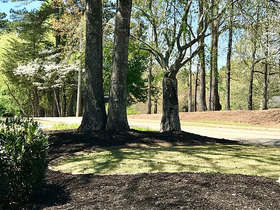 2nd image of 1003 Golf Estates Dr