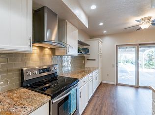 195 N Calle Del Lago, Green Valley, AZ 85614