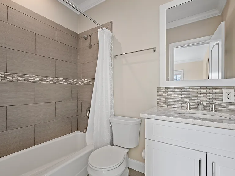 490 Montauk Hwy — Photo 31