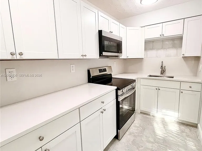 1632 NE 4th Pl #1 — Photo 6
