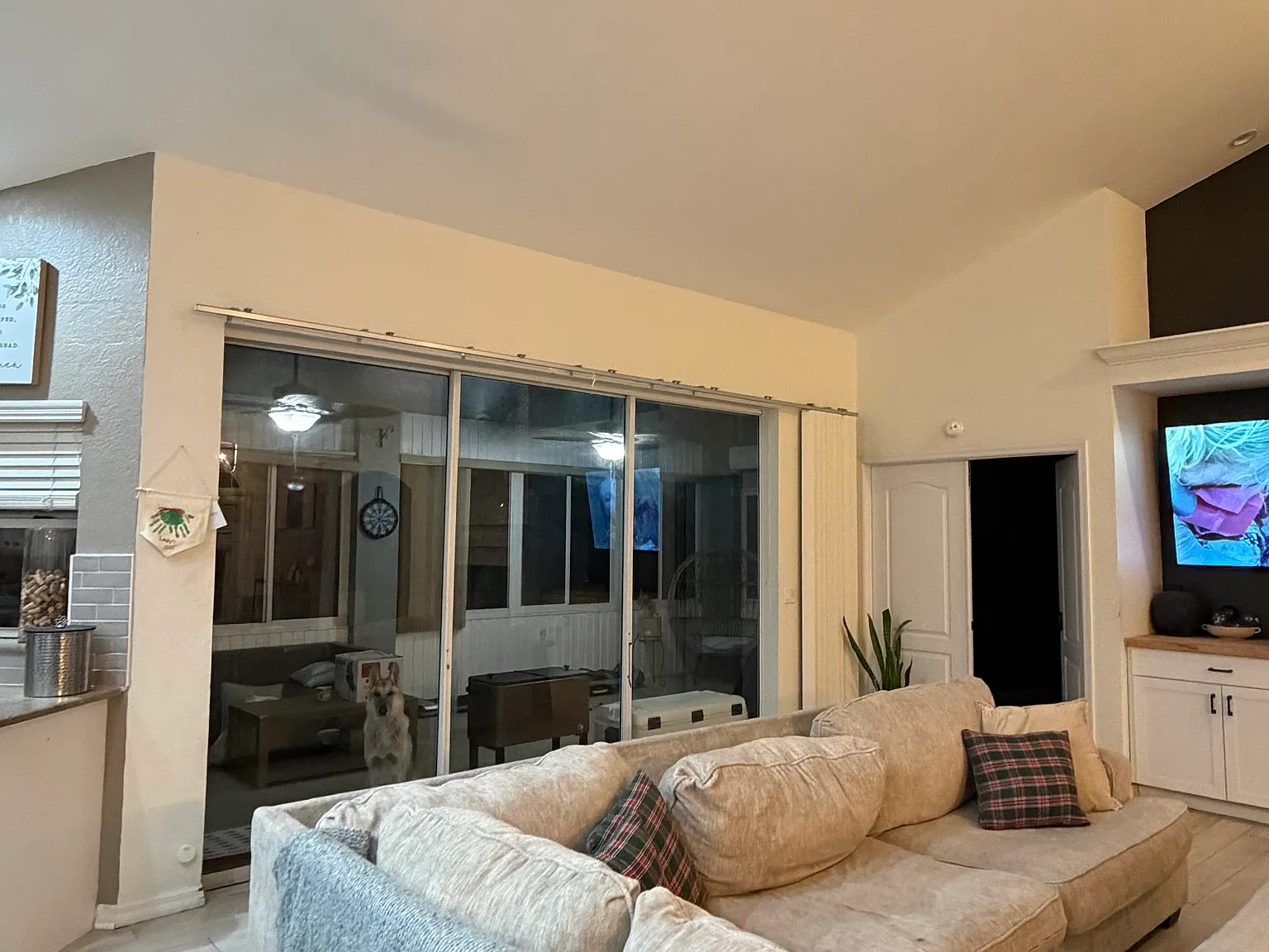 3 bed, 2495 sqft, $2,900 — Photo 2