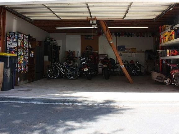 3rd image of 13 Charlotte Dr