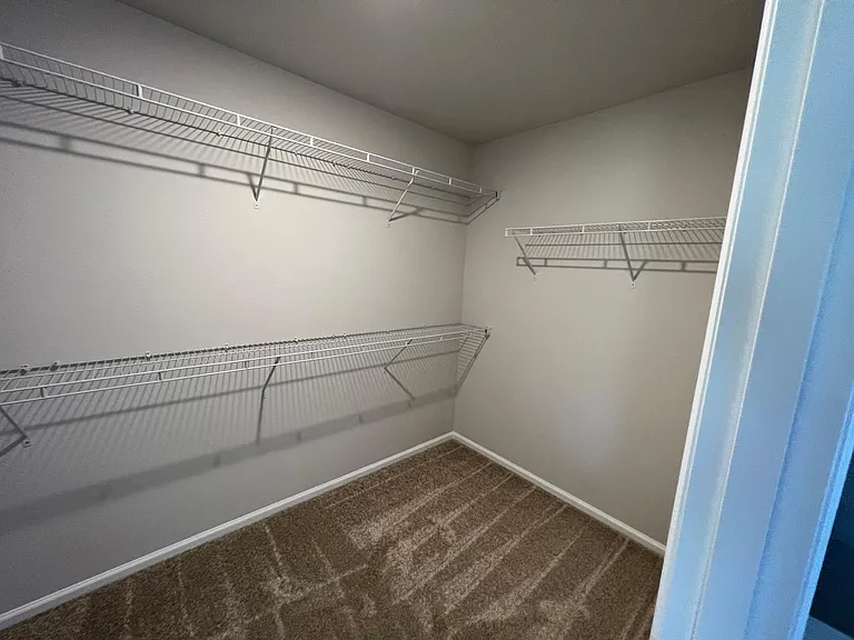 Walking Closet