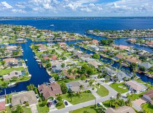 2021 SE 27th Ter, Cape Coral, FL 33904