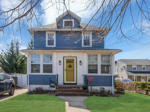429 Oak Street, Bellmore, NY 11710