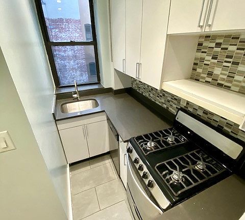 4th image of 2370 29th St APT 14
